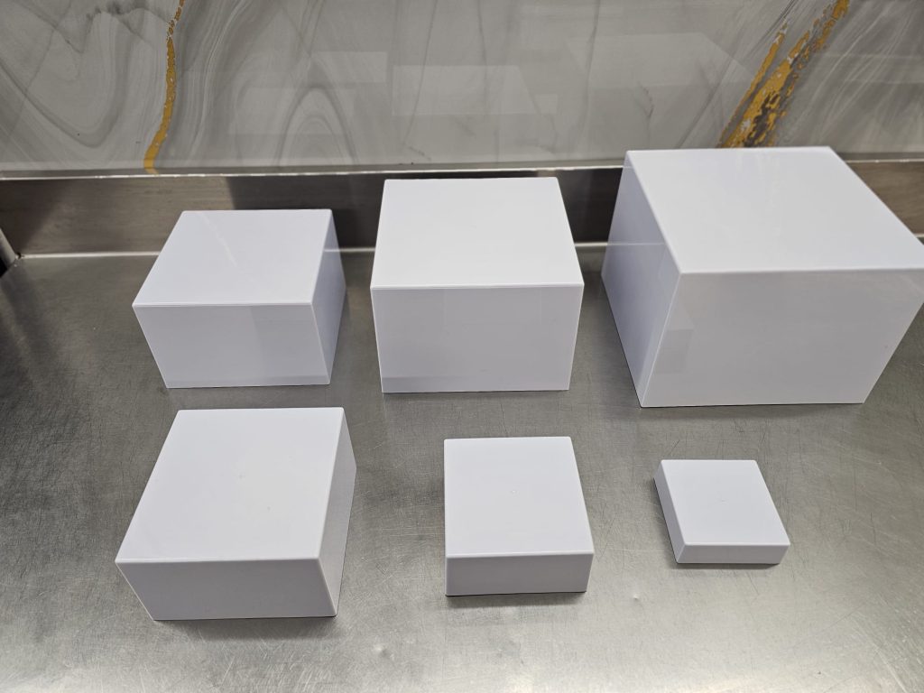 Cubes blanc presentation buffet
